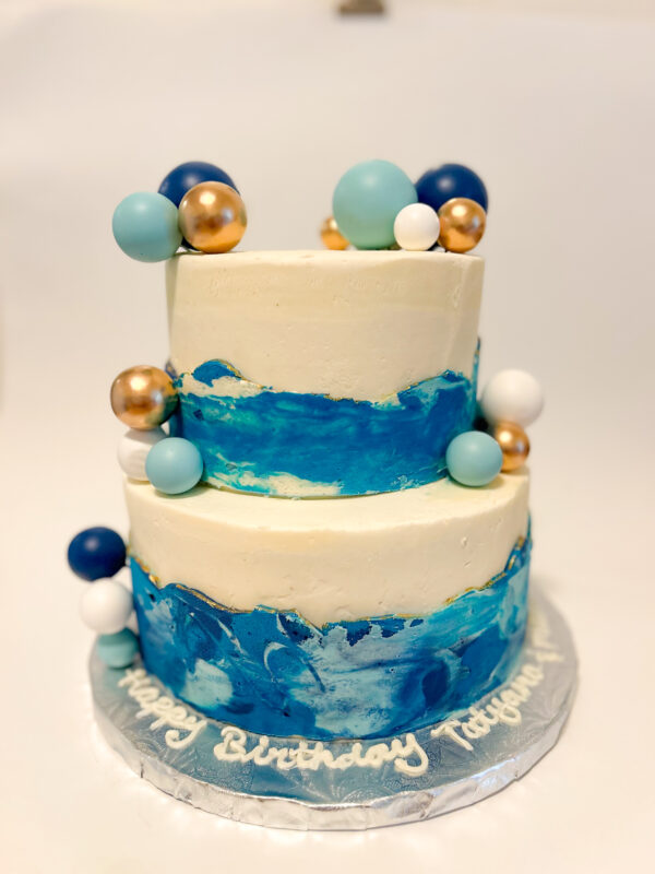 Custom Cakes - Image 4