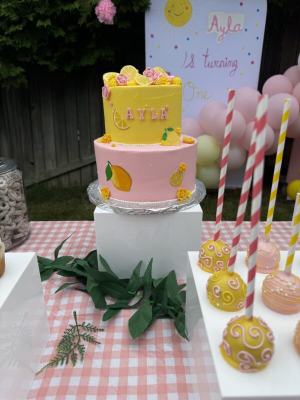 Custom Cakes - Image 2